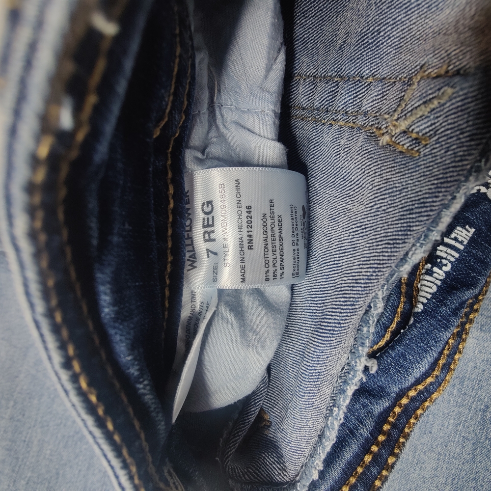 Wallflower Women's Blue Denim Jeans - Picture 3 of 8